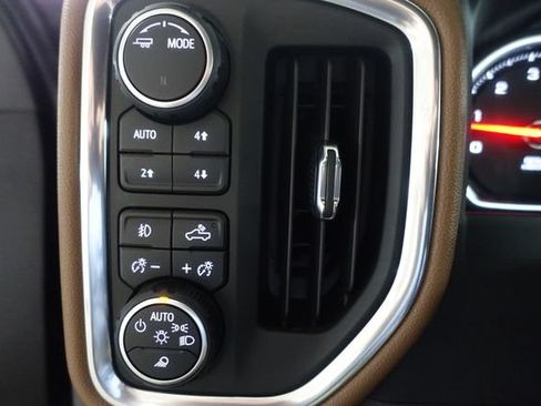 Used 2022 Chevrolet Silverado 1500 High Country w/ LPO, Dark Essentials Package AWD/4WD image 19