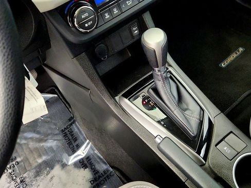 Used 2016 Toyota Corolla LE FWD image 16