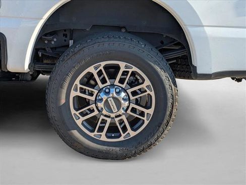 Used 2024 Ford F250 Limited w/ FX4 Off-Road Package image 8