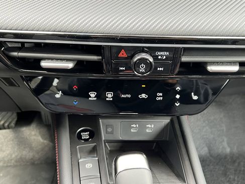 New 2025 Nissan Kicks SR w/ SR Premium Package image 30