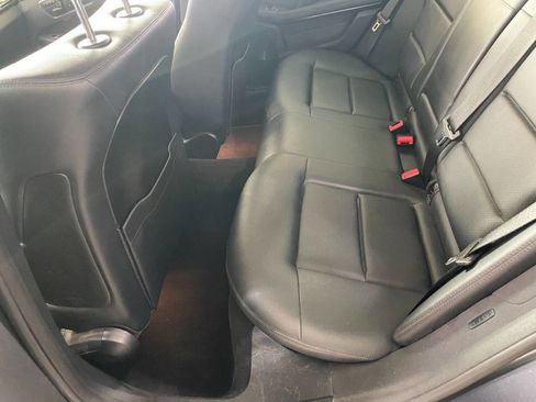 Used 2010 Mercedes-Benz E 350 E 350 Luxury 4MATIC AWD 4dr Se image 19