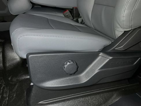 New 2026 Ford F550 4x4 Supercab Super Duty image 17