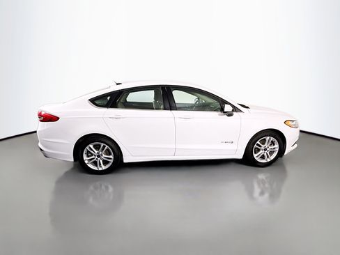 Used 2018 Ford Fusion S FWD image 11
