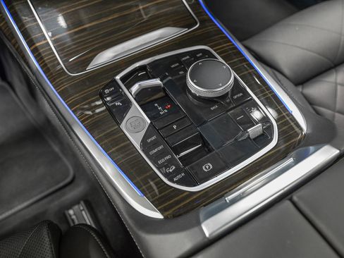 Used 2024 BMW X7 xDrive40i image 23