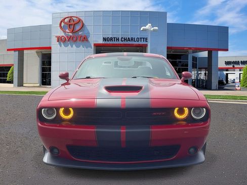 Used 2016 Dodge Challenger SRT image 2