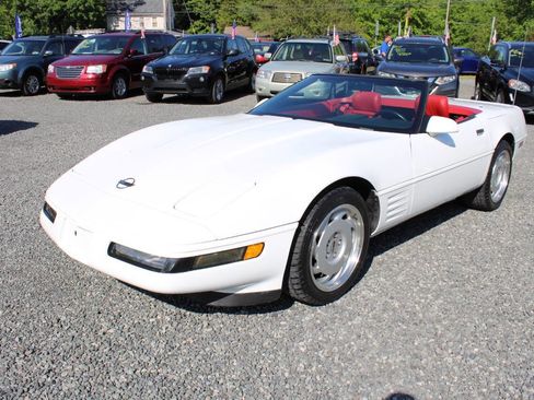 Used 1992 Chevrolet Corvette Convertible RWD image 2
