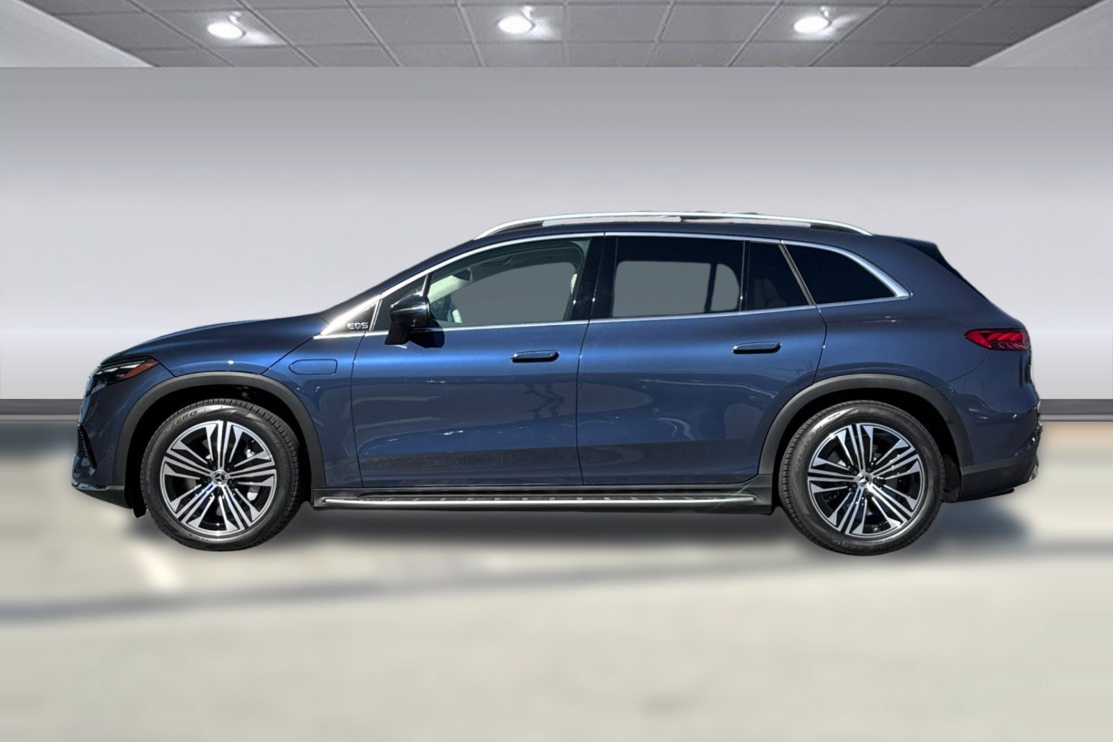 New 2027 Mercedes-Benz EQS 400 4MATIC SUV image 2