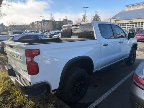 Used 2025 Chevrolet Silverado 1500 ZR2 w/ Dark Appearance Package image 4
