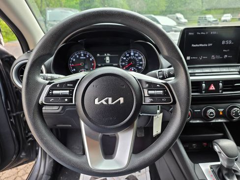 Used 2024 Kia Forte LXS FWD image 9