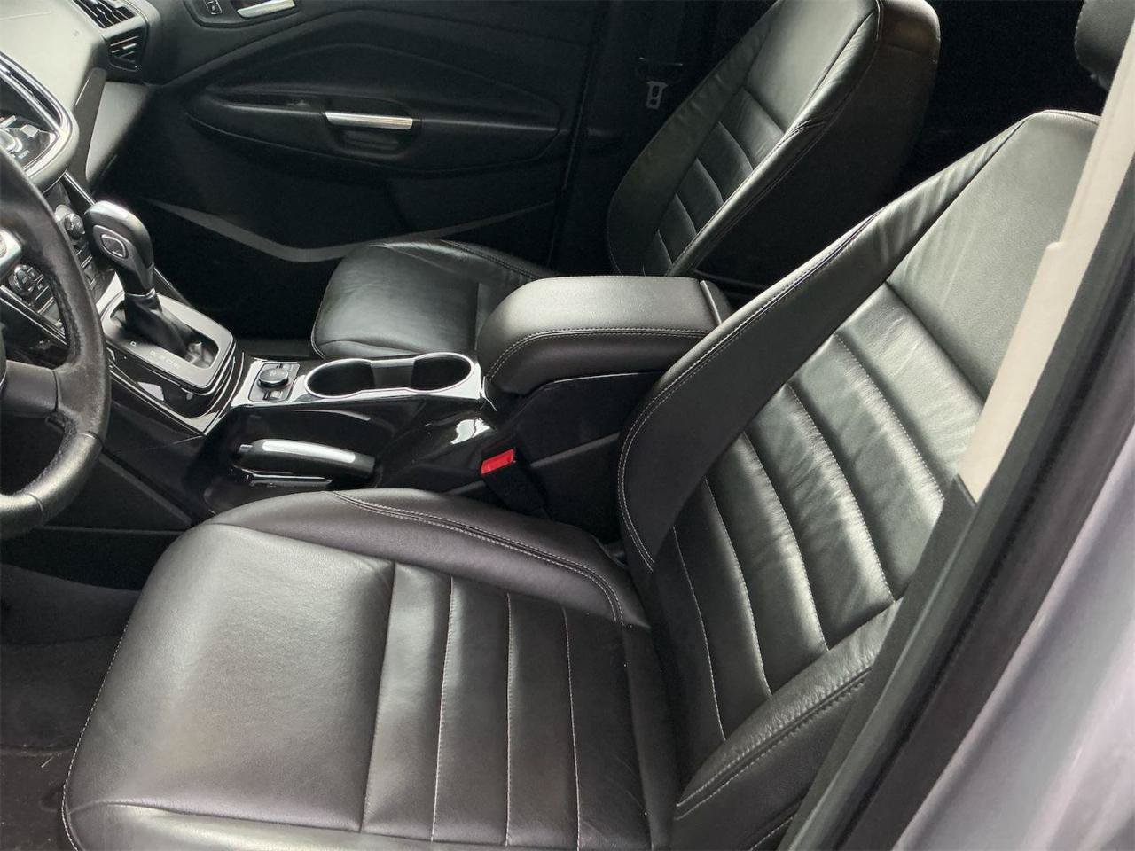 Used 2015 Ford Escape Titanium FWD image 11