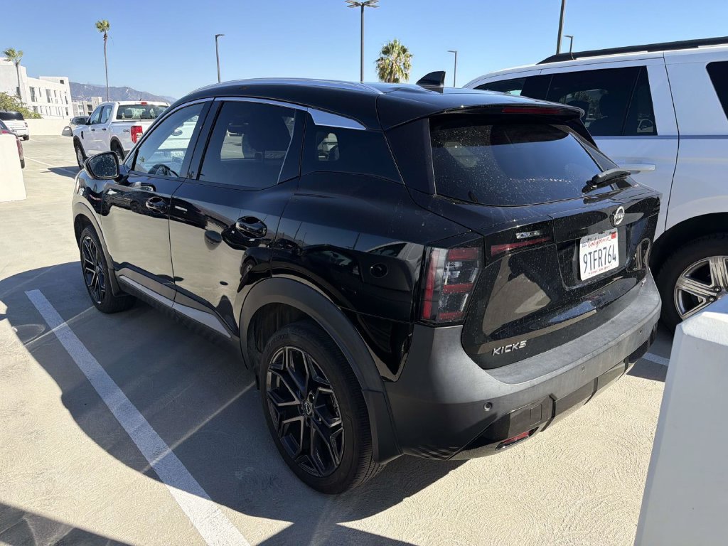Used 2025 Nissan Kicks SR FWD image 19