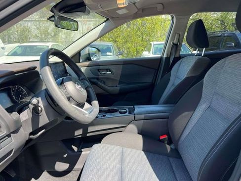 Used 2023 Nissan Rogue SV image 16