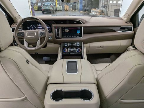 Certified 2024 GMC Yukon Denali w/ Advanced Technology Package image 18