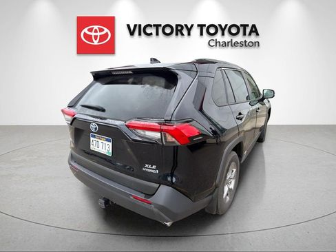 Used 2022 Toyota RAV4 XLE w/ Convenience Package AWD/4WD image 3