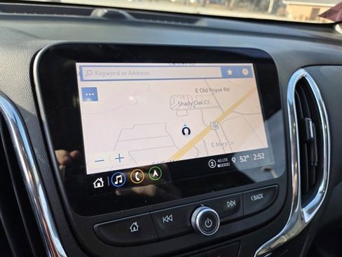 Used 2022 Chevrolet Equinox LT image 11