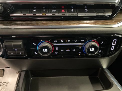 Used 2024 Chevrolet Silverado 1500 RST AWD/4WD image 18