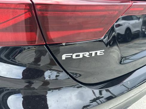 Certified 2023 Kia Forte LXS w/ LXS Technology Package FWD image 9