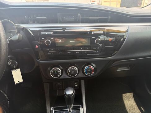 Used 2015 Toyota Corolla L FWD image 17