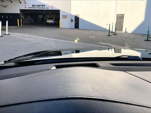 Used 2020 Cadillac Escalade Luxury image 31