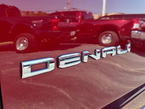 Used 2024 GMC Yukon Denali image 10