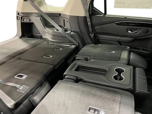 New 2025 Honda Pilot Touring image 63