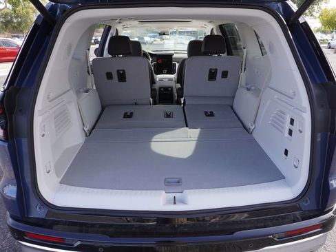 New 2026 GMC Acadia Denali FWD image 9