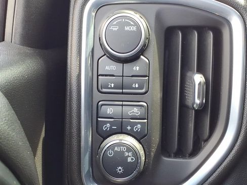 Used 2022 Chevrolet Silverado 1500 RST w/ Z71 Off-Road Package AWD/4WD image 18