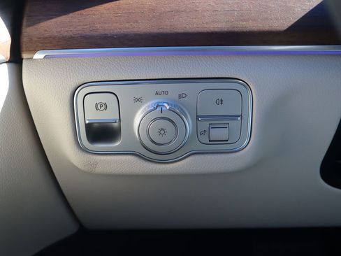 New 2025 Mercedes-Benz GLS 450 4MATIC image 24