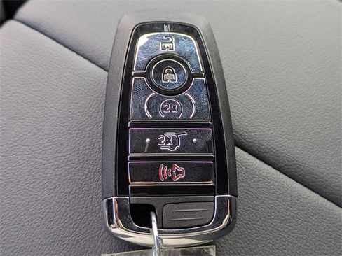 New 2025 Lincoln Nautilus Premier w/ Jet Appearance Package image 28