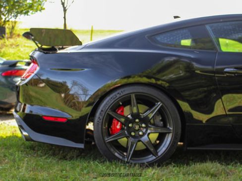 Used 2022 Ford Mustang Shelby GT500 w/ Carbon Fiber Track Pack image 10