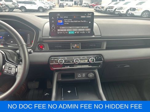 Used 2025 Honda Pilot Black Edition image 20
