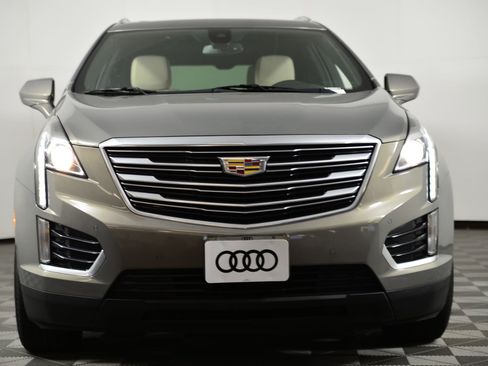 Used 2018 Cadillac XT5 Luxury w/ Driver Awareness Package image 5