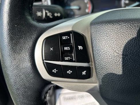 Used 2023 Ford Explorer XLT w/ Equipment Group 202A AWD/4WD image 17