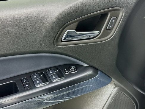 Used 2022 Chevrolet Colorado Z71 AWD/4WD image 18