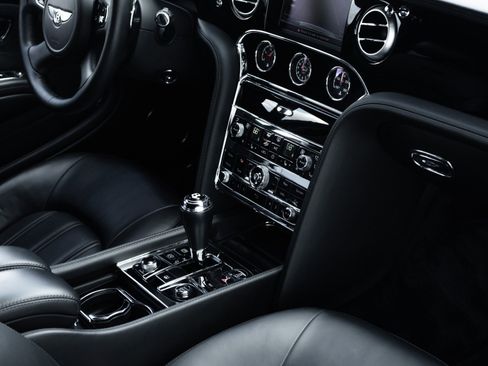 Used 2015 Bentley Mulsanne image 22