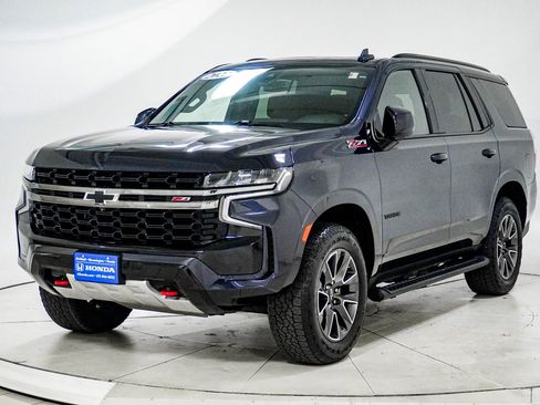 Used 2022 Chevrolet Tahoe Z71 w/ Luxury Package AWD/4WD image 2