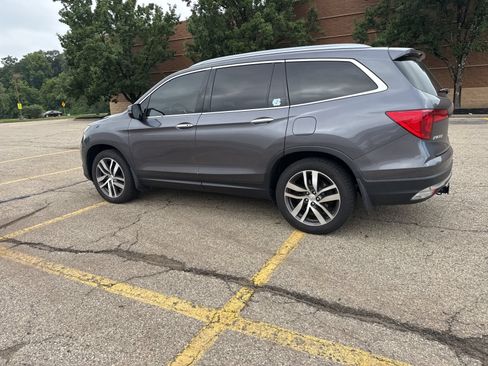 Used 2017 Honda Pilot Touring image 32
