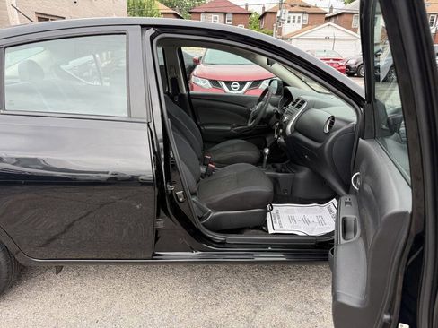 Used 2013 Nissan Versa SV w/ Convenience Pkg FWD image 16