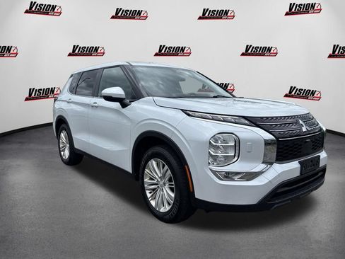 Used 2022 Mitsubishi Outlander ES AWD/4WD image 3
