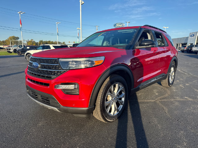 Certified 2023 Ford Explorer XLT w/ Equipment Group 202A AWD/4WD image 3