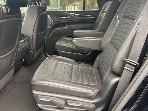 Used 2023 Cadillac Escalade Sport Platinum w/ LPO, ONYX Package image 25