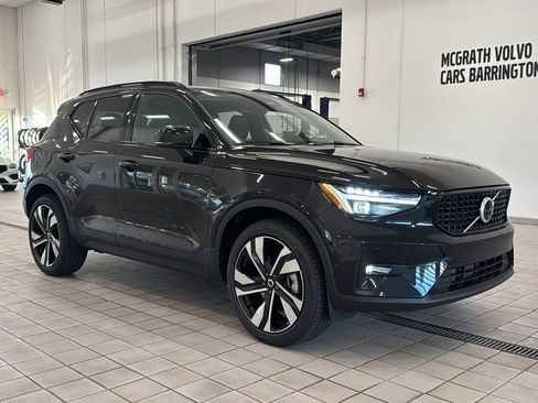 New 2026 Volvo XC40 B5 Ultra w/ Protection Package Premier image 3