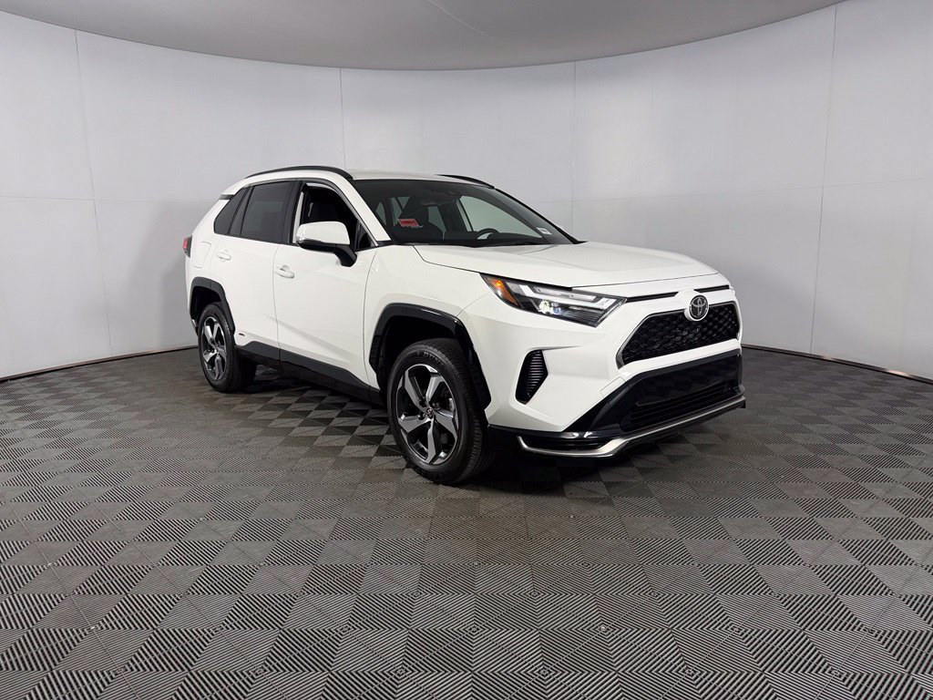 Used 2025 Toyota RAV4 SE AWD/4WD image 4