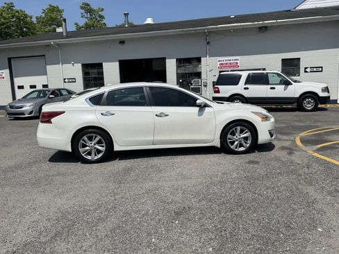 Used 2013 Nissan Altima 2.5 SV w/ 2.5SV Convenience Pkg image 9