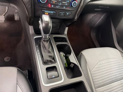 Used 2019 Ford Escape SE image 18