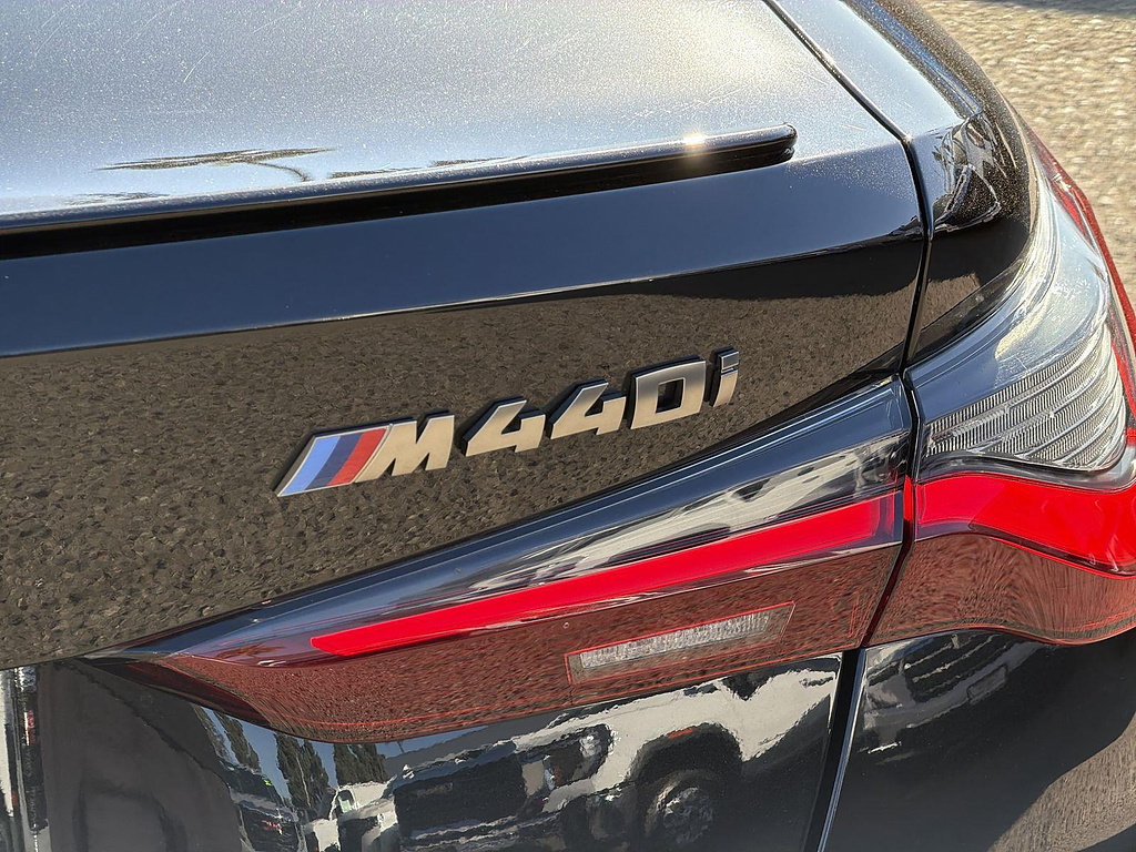 Used 2024 BMW M440i Coupe w/ Premium Package RWD image 32