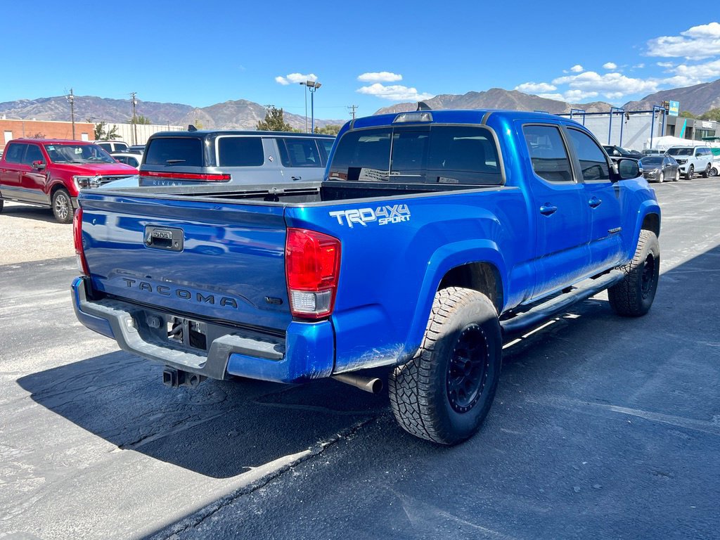 Used 2017 Toyota Tacoma 4x4 Double Cab image 4