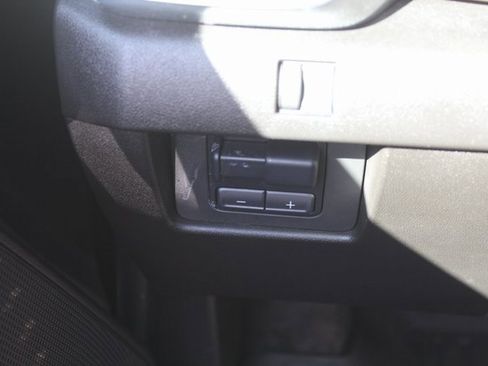 Used 2024 GMC Canyon Denali image 28