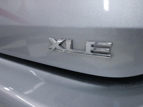 Used 2022 Toyota Highlander XLE image 30