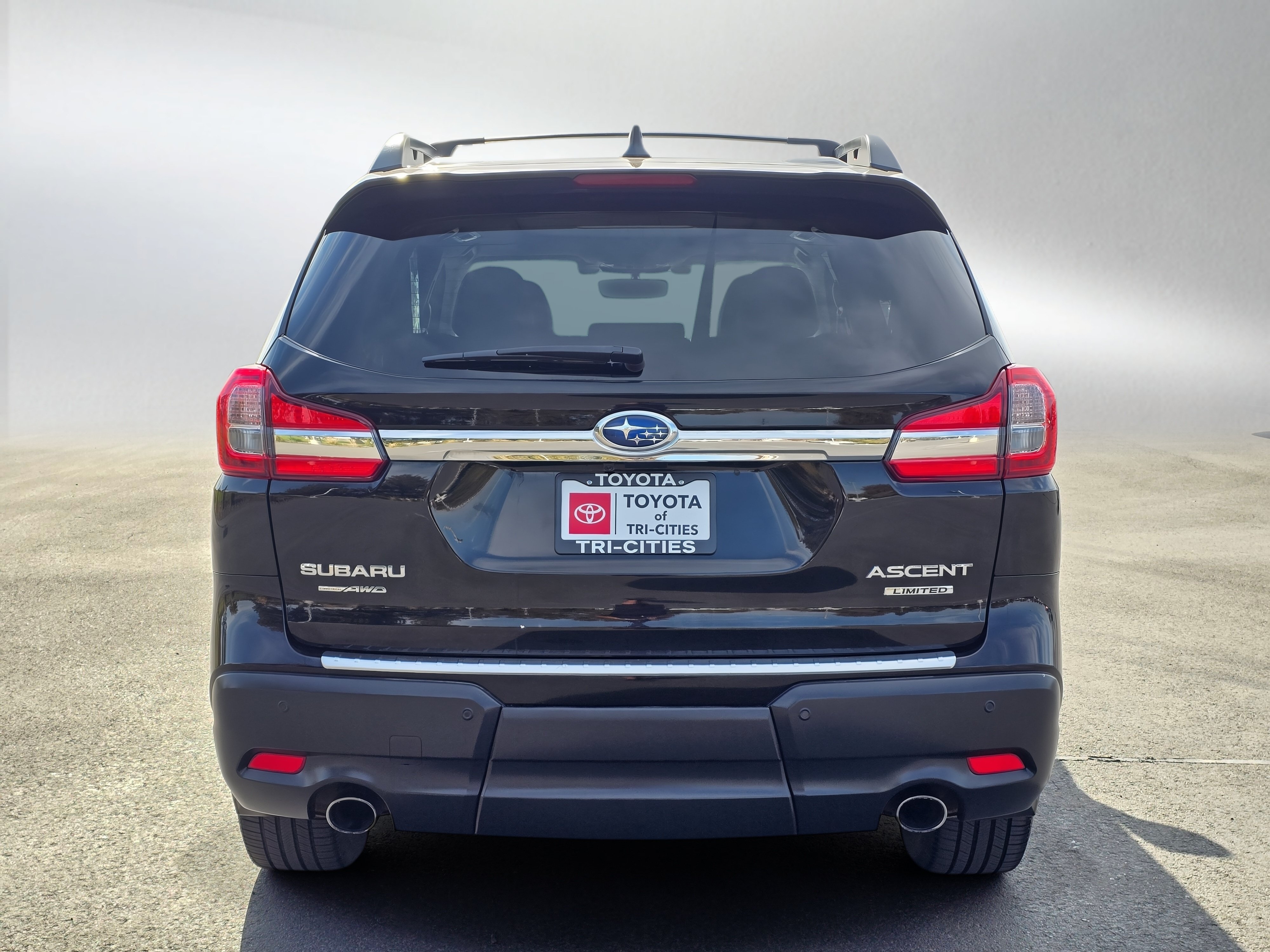 Used 2021 Subaru Ascent Limited w/ Technology Package AWD/4WD image 4